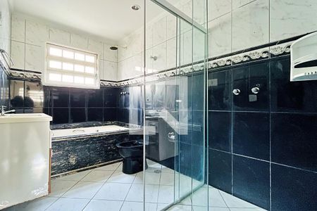 Casa para alugar com 180m², 3 quartos e 2 vagasBanheiro da Suíte