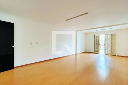 Casa para alugar com 180m², 3 quartos e 2 vagasSuíte