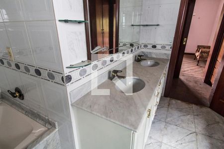 Casa de condomínio à venda com 650m², 4 quartos e 4 vagasDetalhe do Banheiro da Suite