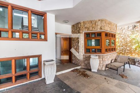 Casa de condomínio à venda com 650m², 4 quartos e 4 vagasEntrada