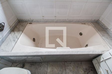 Casa de condomínio à venda com 650m², 4 quartos e 4 vagasDetalhe do Banheiro da Suite