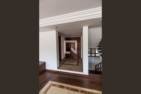 Casa de condomínio à venda com 650m², 4 quartos e 4 vagasEntrada