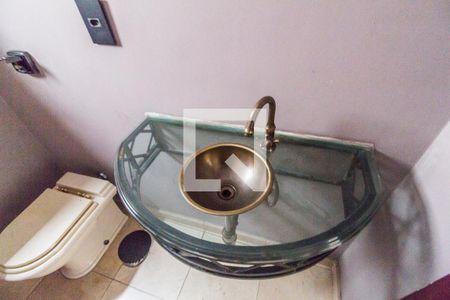 Casa de condomínio à venda com 650m², 4 quartos e 4 vagasDetalhe do banheiro