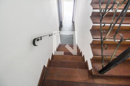 Casa de condomínio à venda com 650m², 4 quartos e 4 vagasEscada