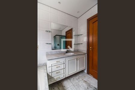 Casa de condomínio à venda com 650m², 4 quartos e 4 vagasBanheiro da Suíte 2