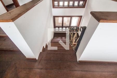 Casa de condomínio à venda com 650m², 4 quartos e 4 vagasEscada