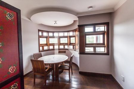 Casa de condomínio à venda com 650m², 4 quartos e 4 vagasCopa