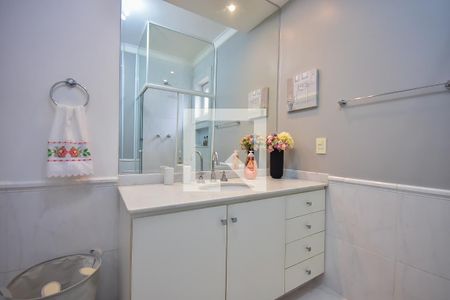 Casa à venda com 589m², 4 quartos e 6 vagasBanheiro Suíte 1