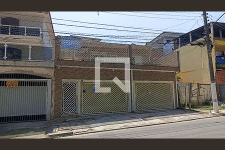 Casa à venda com 280m², 3 quartos e 4 vagas Casa à venda com 280m², 3 quartos e 4 vagasFachada