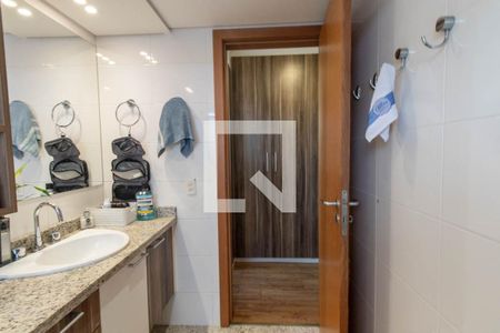 Apartamento para alugar com 178m², 4 quartos e 3 vagas Apartamento para alugar com 178m², 4 quartos e 3 vagasBanheiro da Suíte 1