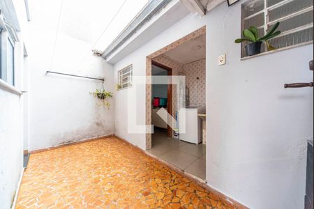 Quintal e Churrasqueira de casa à venda com 2 quartos, 120m² em Vila Cecilia Maria, Santo André