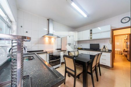 Casa à venda com 120m², 2 quartos e 2 vagas Casa à venda com 120m², 2 quartos e 2 vagasCozinha