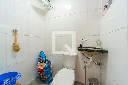 Casa à venda com 120m², 2 quartos e 2 vagas Casa à venda com 120m², 2 quartos e 2 vagasBanheiro de Serviço