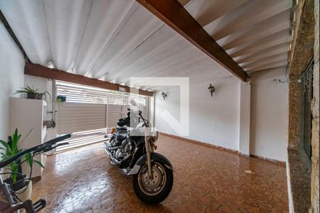Garagem de casa à venda com 2 quartos, 120m² em Vila Cecilia Maria, Santo André