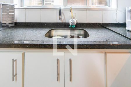 Casa à venda com 120m², 2 quartos e 2 vagas Casa à venda com 120m², 2 quartos e 2 vagasCozinha