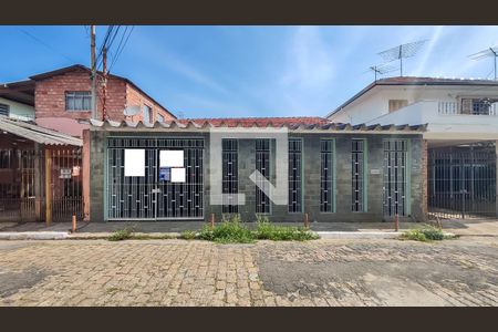 Casa à venda com 204m², 2 quartos e 2 vagasFachada