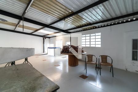 Casa à venda com 204m², 2 quartos e 2 vagasSalão