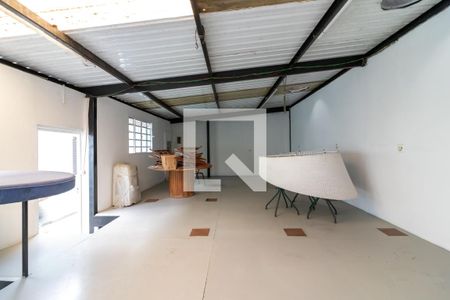 Casa à venda com 204m², 2 quartos e 2 vagasSalão