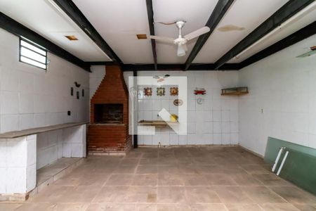 Casa à venda com 204m², 2 quartos e 2 vagasChurrasqueira