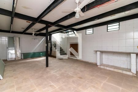 Casa à venda com 204m², 2 quartos e 2 vagasChurrasqueira