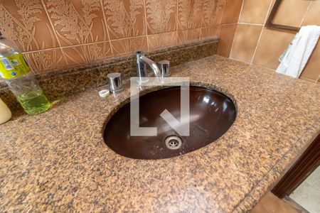 Casa à venda com 204m², 2 quartos e 2 vagasBanheiro