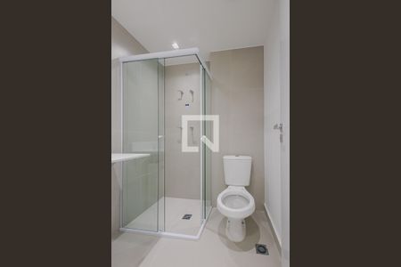 Banheiro de kitnet/studio para alugar com 1 quarto, 25m² em Pinheiros, São Paulo
