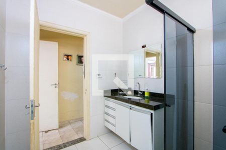 Casa à venda com 250m², 3 quartos e 3 vagasBanheiro social
