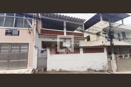 Casa de condomínio à venda com 93m², 2 quartos e 1 vaga Casa de condomínio à venda com 93m², 2 quartos e 1 vagaFachada