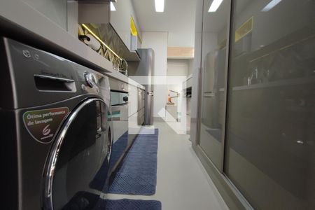 Apartamento à venda com 74m², 3 quartos e 2 vagas Apartamento à venda com 74m², 3 quartos e 2 vagasÁrea de Serviço