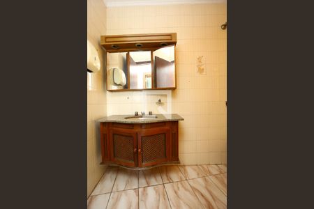 Casa à venda com 200m², 3 quartos e 2 vagasBanheiro