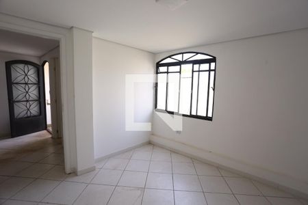 Casa à venda com 200m², 3 quartos e 2 vagasCasa 2 - Quarto 2