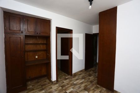 Casa à venda com 200m², 3 quartos e 2 vagasSuíte 