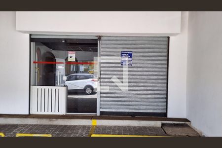 Casa à venda com 200m², 3 quartos e 2 vagasFachada +  Placa