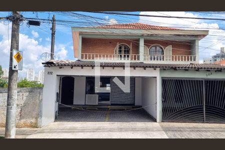 Casa à venda com 200m², 3 quartos e 2 vagasFachada