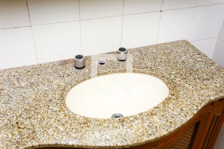 Casa à venda com 200m², 3 quartos e 2 vagasBanheiro da Suíte