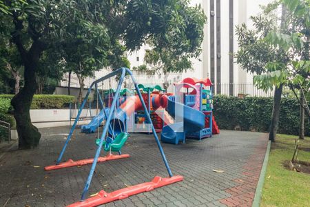 Apartamento à venda com 362m², 4 quartos e 4 vagasÁrea comum - Playground