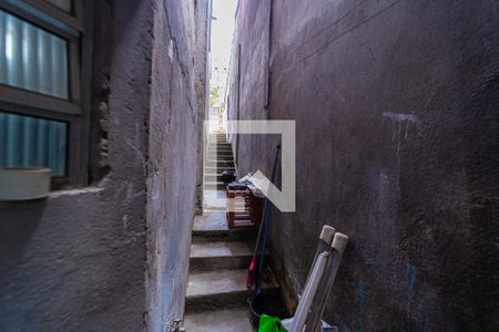 Casa à venda com 74m², 2 quartos e sem vagaÁrea comum (em reforma)