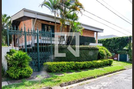Casa à venda com 680m², 5 quartos e 4 vagasFoto 01