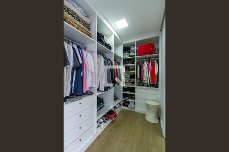 Apartamento à venda com 300m², 4 quartos e 4 vagasCloset da Suíte 3