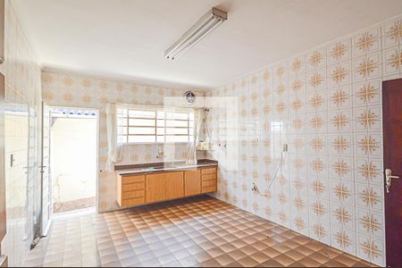 Casa à venda com 260m², 2 quartos e 2 vagasCozinha