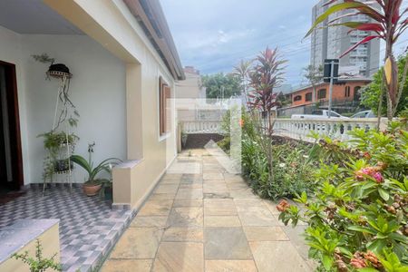 Casa à venda com 300m², 3 quartos e 4 vagas Casa à venda com 300m², 3 quartos e 4 vagasQuintal