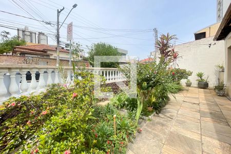 Casa à venda com 300m², 3 quartos e 4 vagas Casa à venda com 300m², 3 quartos e 4 vagasQuintal