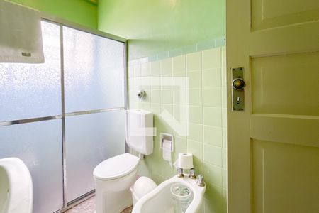 Casa à venda com 300m², 3 quartos e 4 vagas Casa à venda com 300m², 3 quartos e 4 vagasBanheiro Social