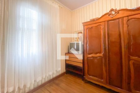 Casa à venda com 300m², 3 quartos e 4 vagas Casa à venda com 300m², 3 quartos e 4 vagasQuarto 2