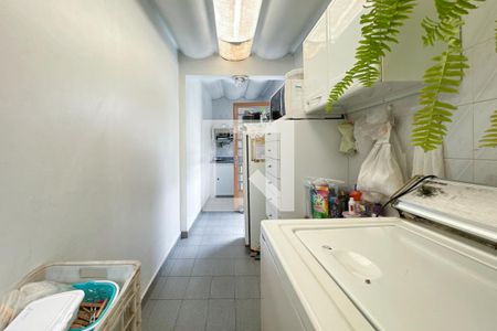 Casa à venda com 300m², 3 quartos e 4 vagas Casa à venda com 300m², 3 quartos e 4 vagasÁrea de Serviço