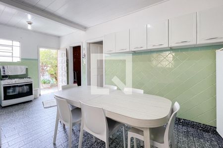 Casa à venda com 300m², 3 quartos e 4 vagas Casa à venda com 300m², 3 quartos e 4 vagasCozinha