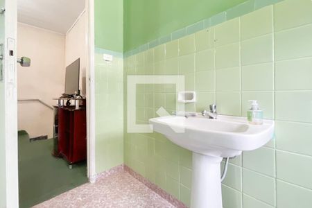 Casa à venda com 300m², 3 quartos e 4 vagas Casa à venda com 300m², 3 quartos e 4 vagasBanheiro Social