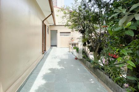 Casa à venda com 300m², 3 quartos e 4 vagas Casa à venda com 300m², 3 quartos e 4 vagasVaranda