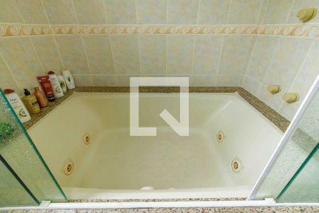 Casa de condomínio à venda com 365m², 5 quartos e 4 vagasBanheiro da Suíte 1