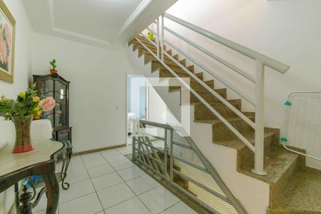 Casa de condomínio à venda com 365m², 5 quartos e 4 vagasHall